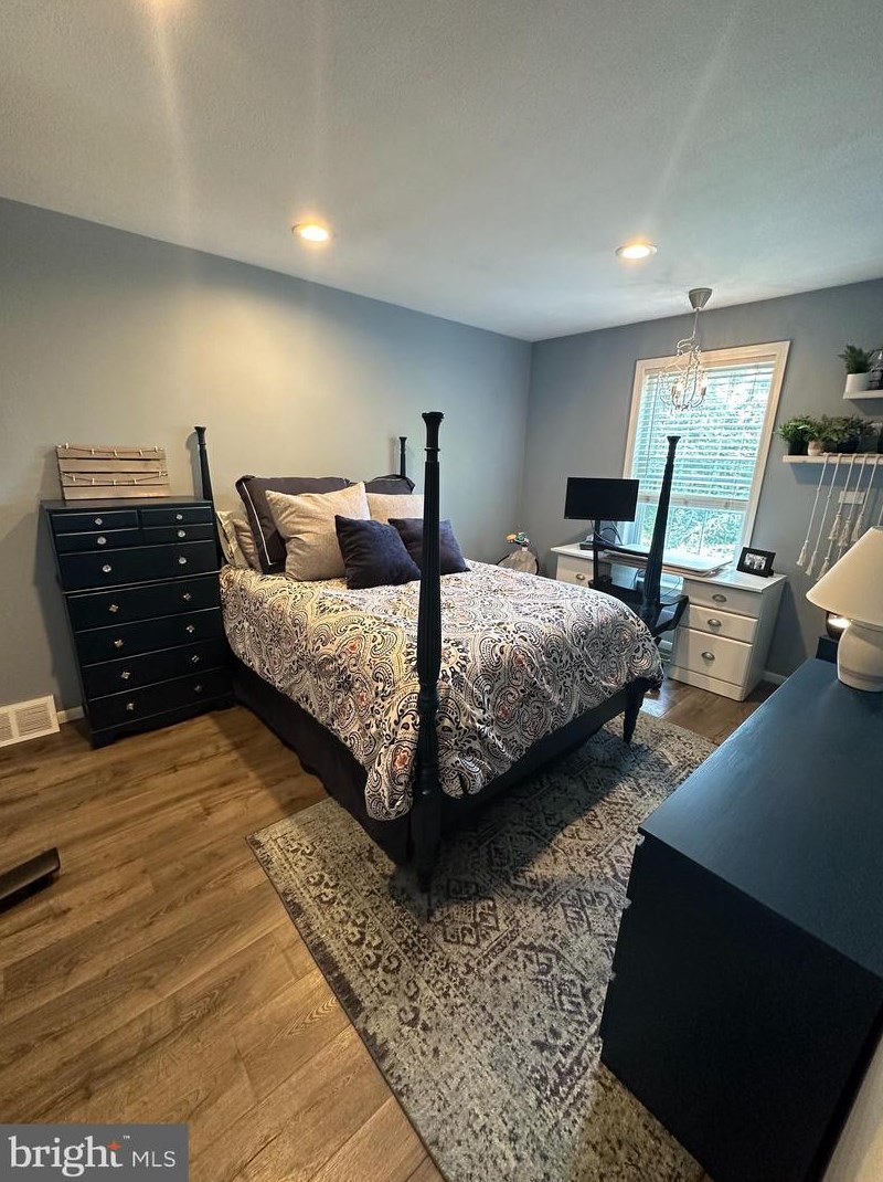 214 Wickley Rd, Philadelphia PA 19154-4338 exterior