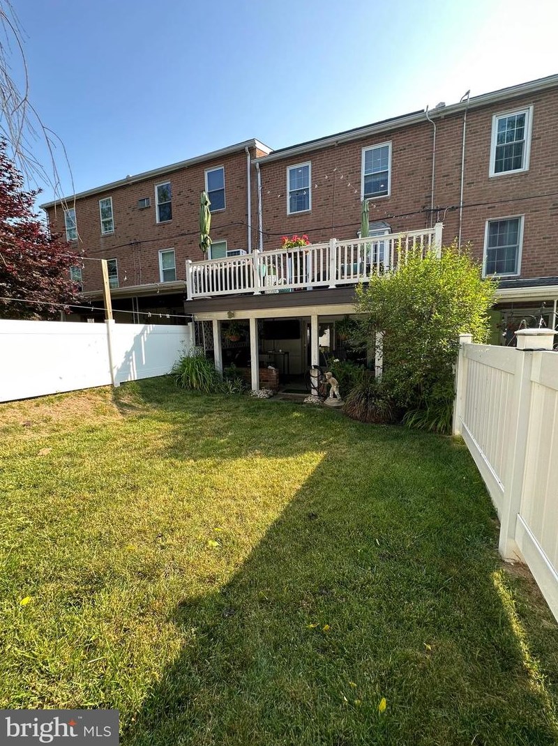 214 Wickley Rd, Philadelphia PA 19154-4338 exterior