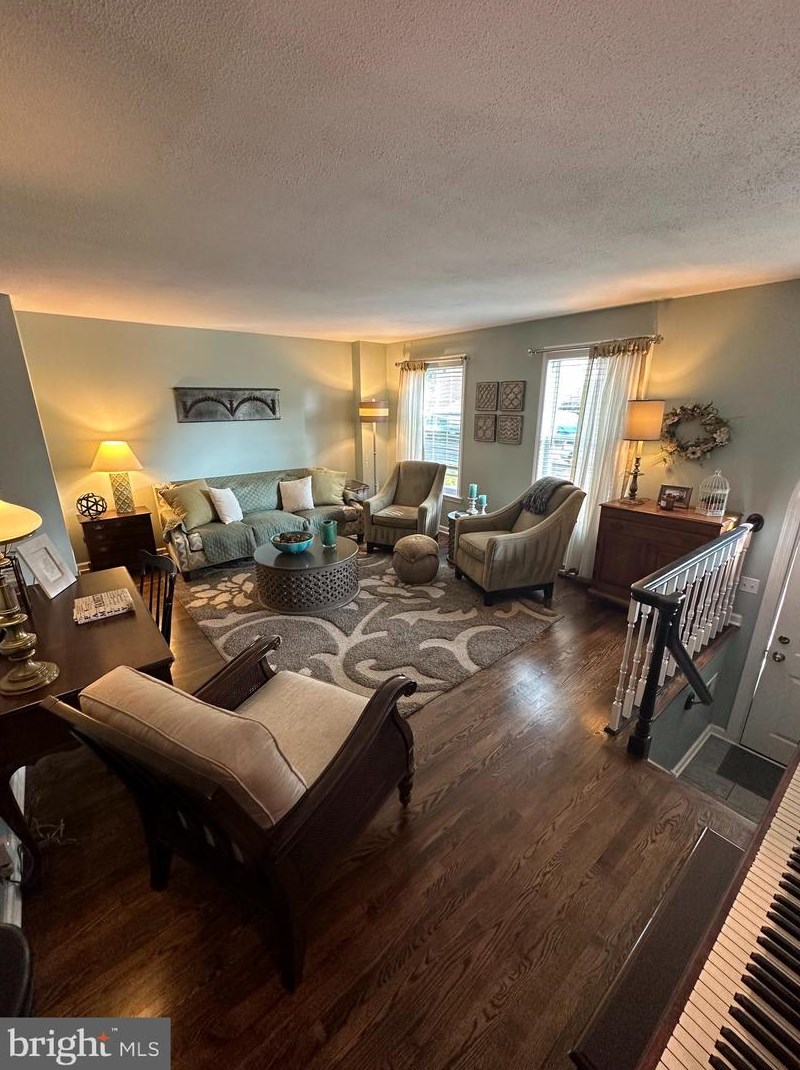 214 Wickley Rd, Philadelphia PA 19154-4338 exterior