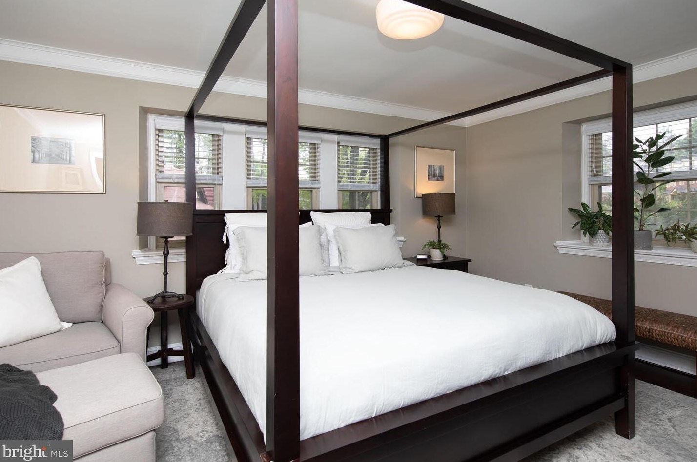 500 Arbutus St, Philadelphia PA  19119-3501 exterior