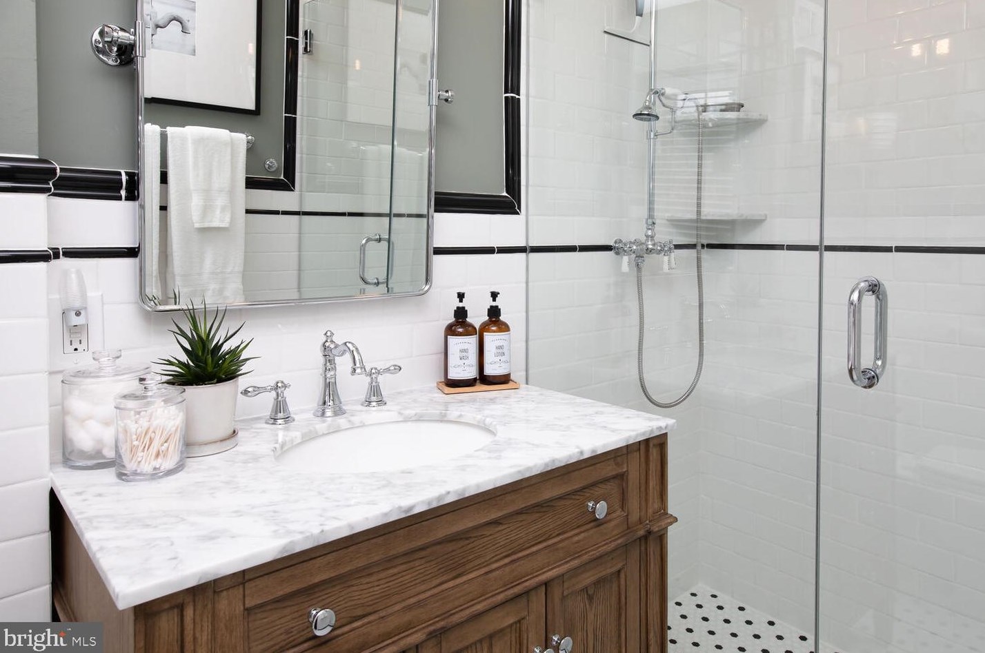 500 Arbutus St, Philadelphia PA  19119-3501 exterior