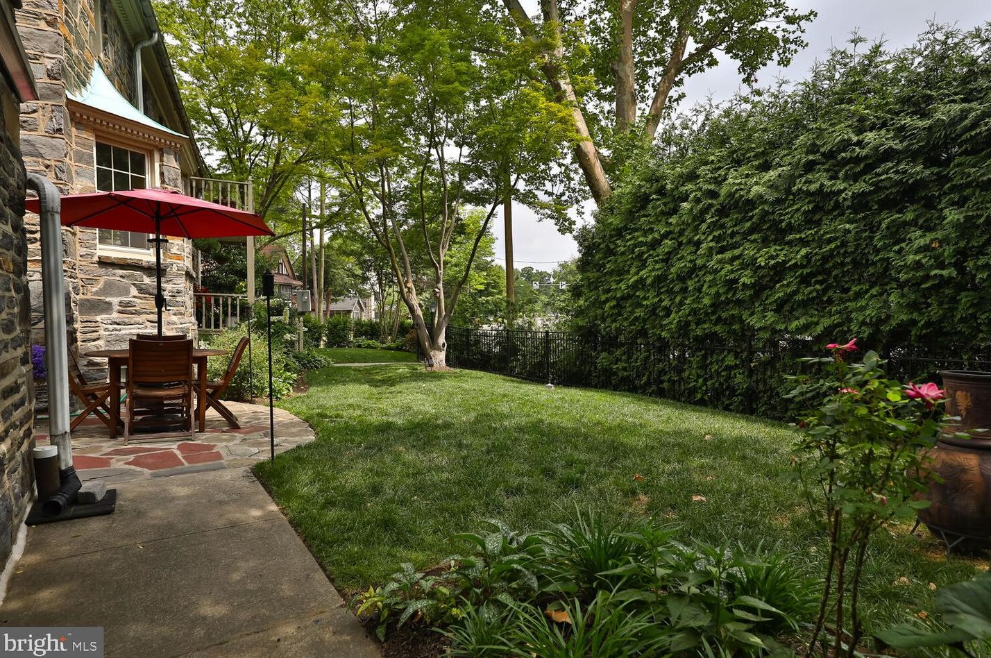 500 Arbutus St, Philadelphia PA  19119-3501 exterior