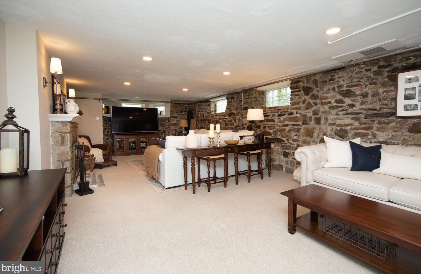 500 Arbutus St, Philadelphia PA  19119-3501 exterior