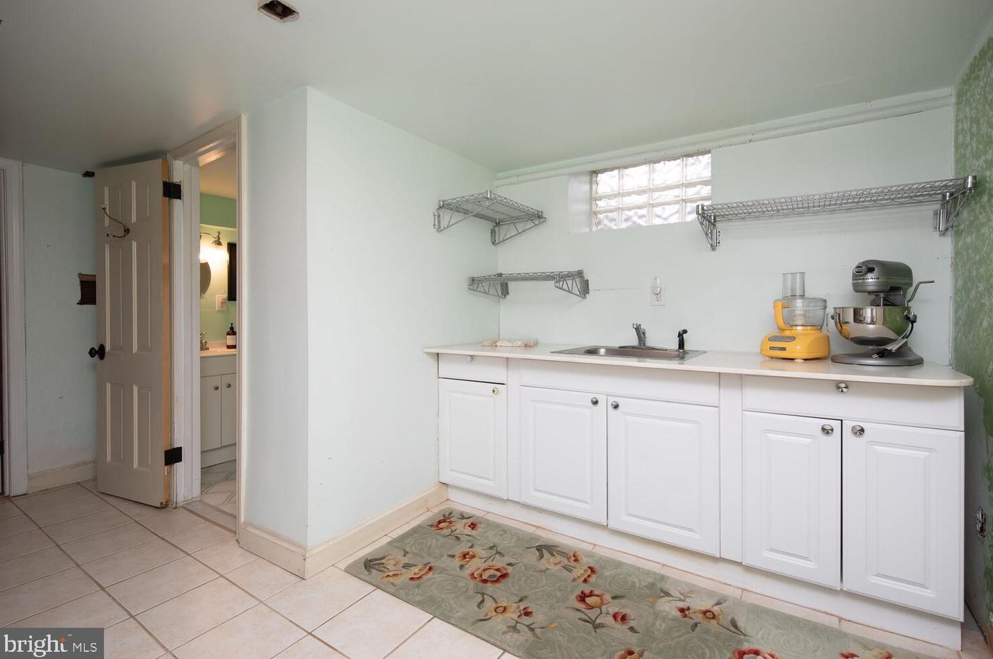 500 Arbutus St, Philadelphia PA  19119-3501 exterior