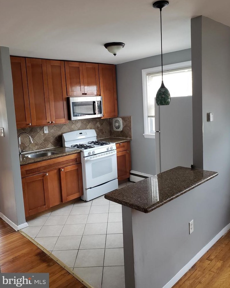 529 Mckinley St, Philadelphia PA  19111-5784 exterior