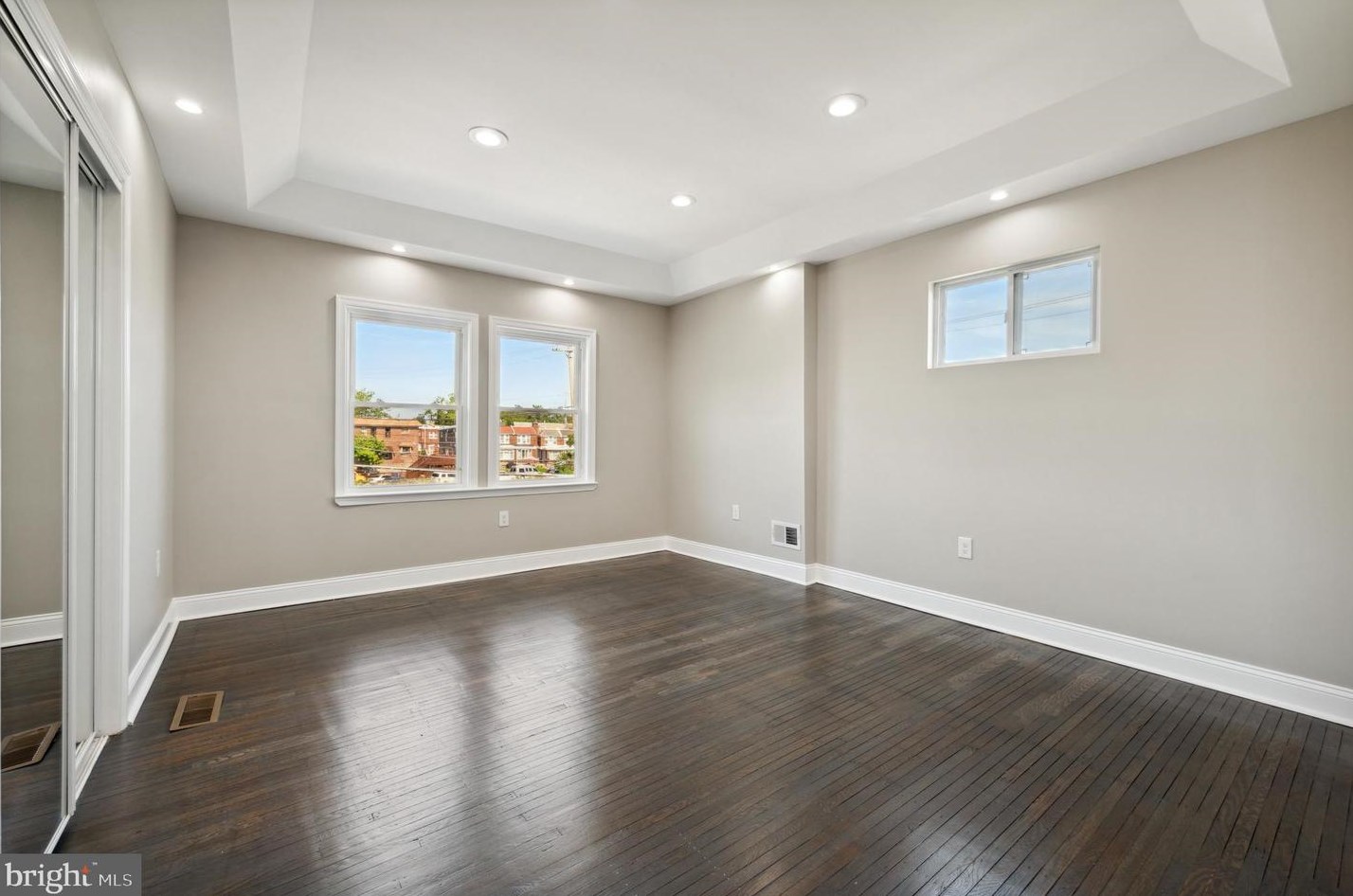 7365 Walnut Ln, Philadelphia PA  19138-1331 exterior