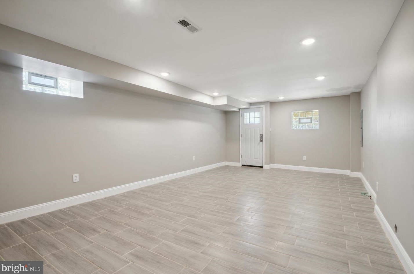 7365 Walnut Ln, Philadelphia PA  19138-1331 exterior