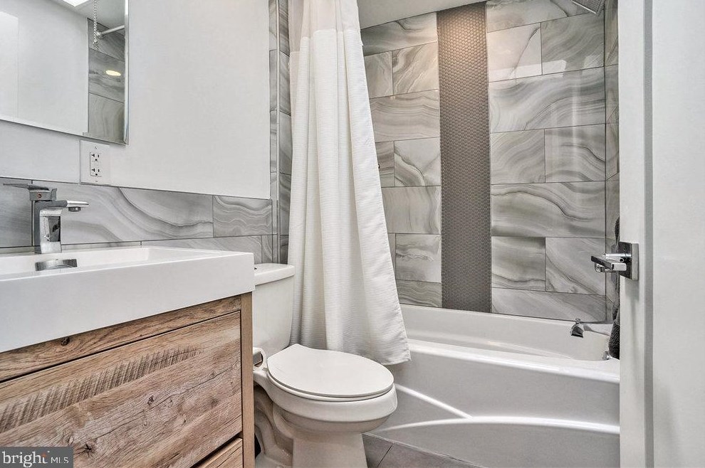 1306 25th St, Philadelphia PA 19121-4714 exterior