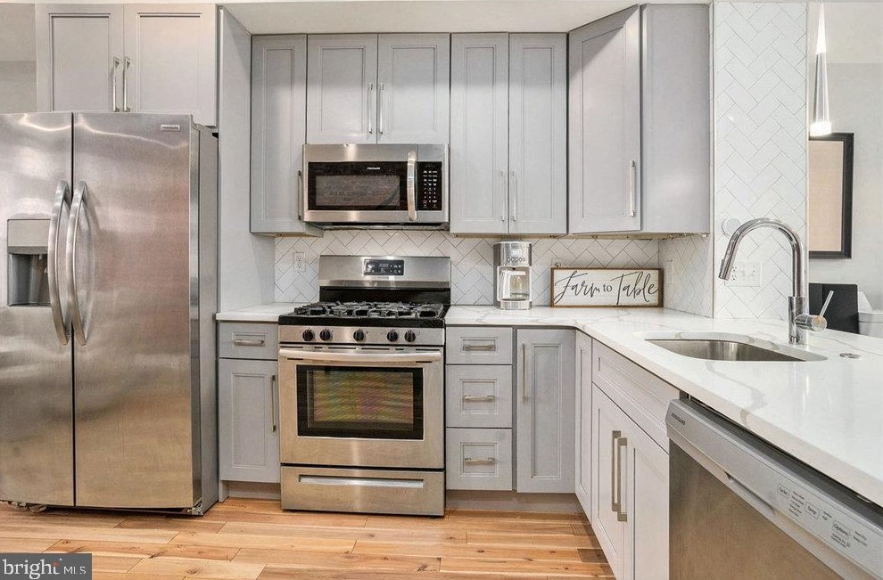 1306 25th St, Philadelphia PA 19121-4714 exterior