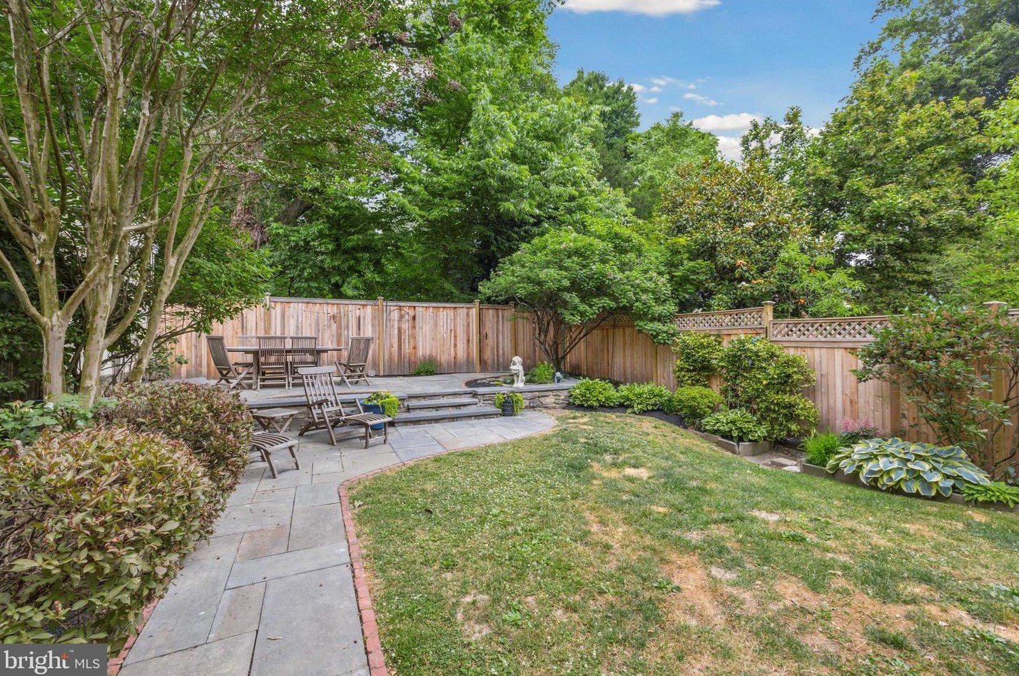 8713 Shawnee St, Philadelphia PA 19118-3804 exterior