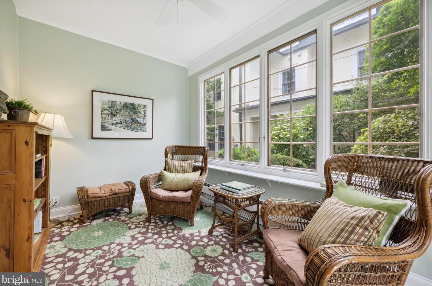 8713 Shawnee St, Philadelphia PA 19118-3804 exterior