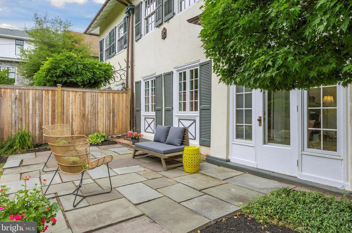 8713 Shawnee St, Philadelphia PA 19118-3804 exterior