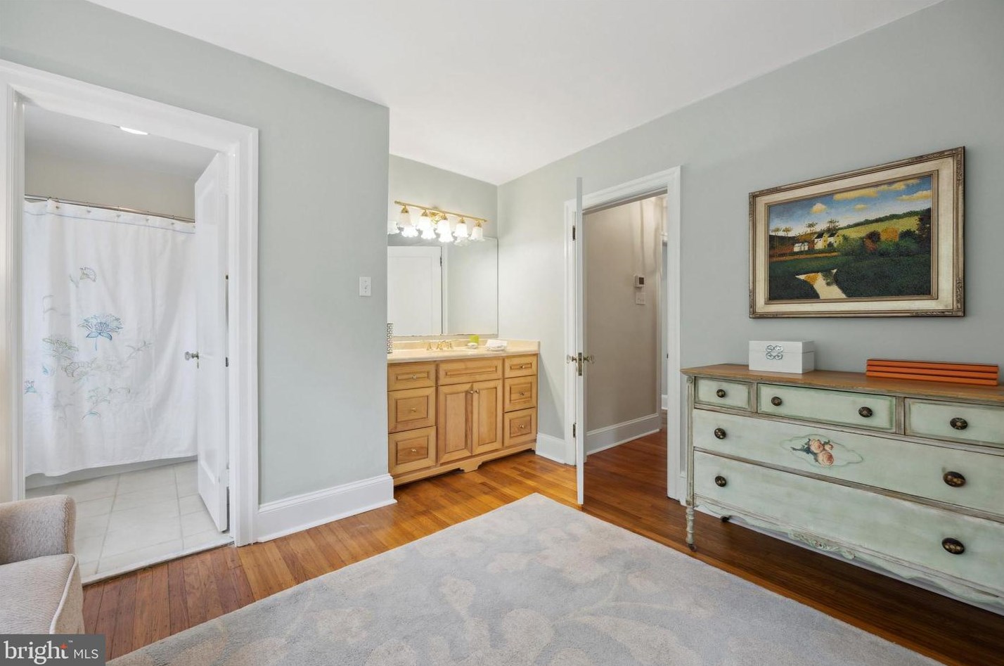 8713 Shawnee St, Philadelphia PA 19118-3804 exterior