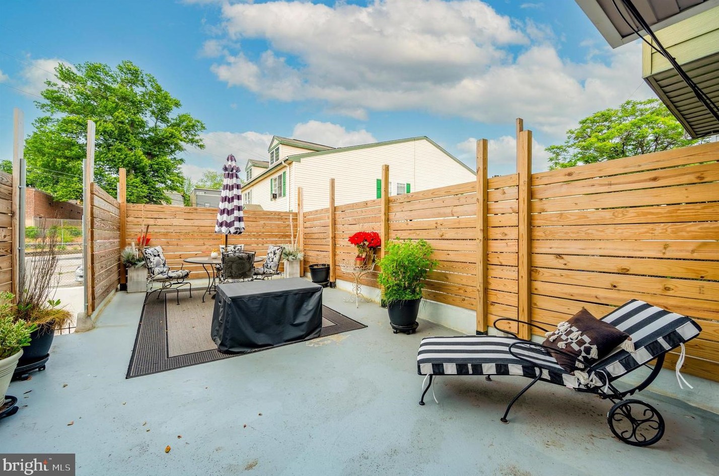 1113 Divinity St, Philadelphia PA  19143-4301 exterior
