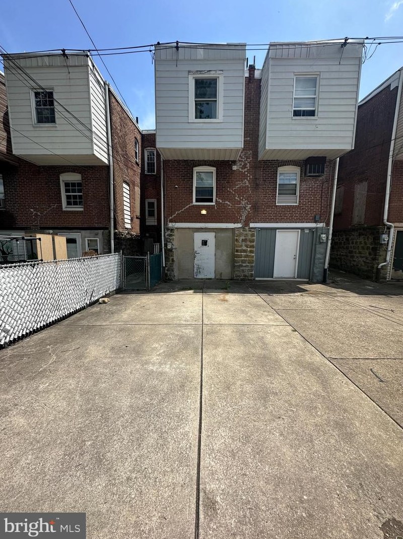 6522 Tulip St, Philadelphia PA 19135-2824 exterior