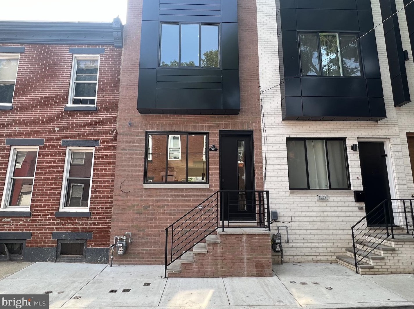 1535 Bambrey St, Philadelphia PA  19146-4404 exterior