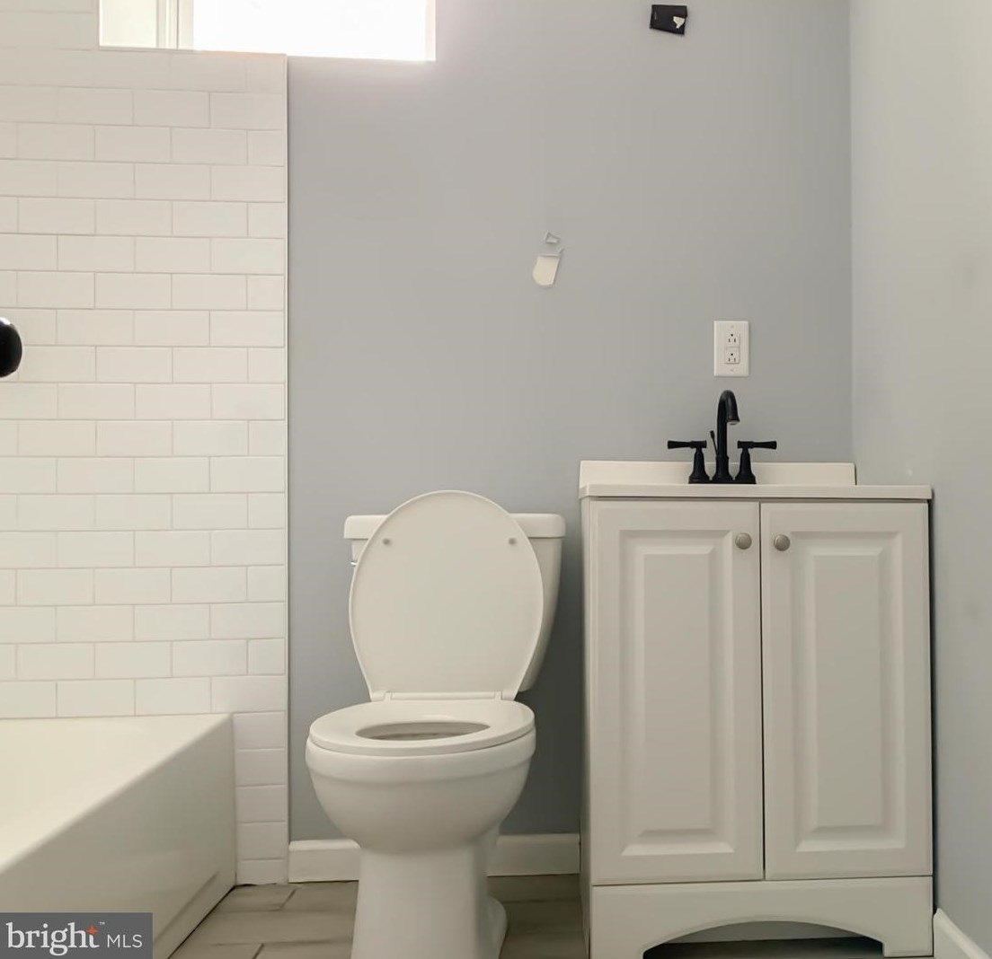 1530 Lindenwood St, Philadelphia PA  19143-5030 exterior