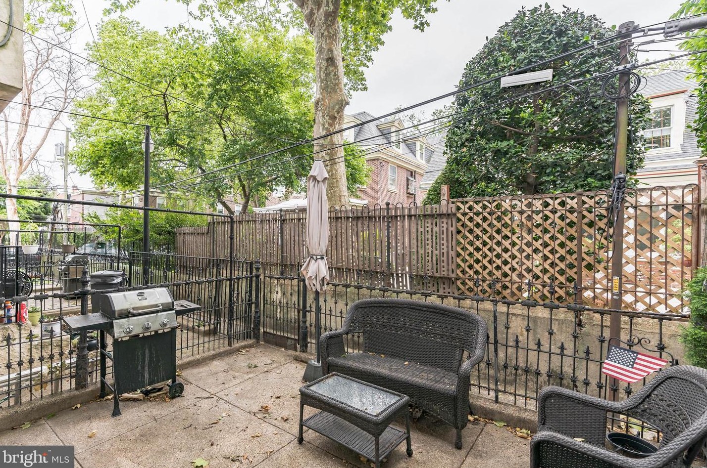 2446 Lambert St, Philadelphia PA  19145-4212 exterior