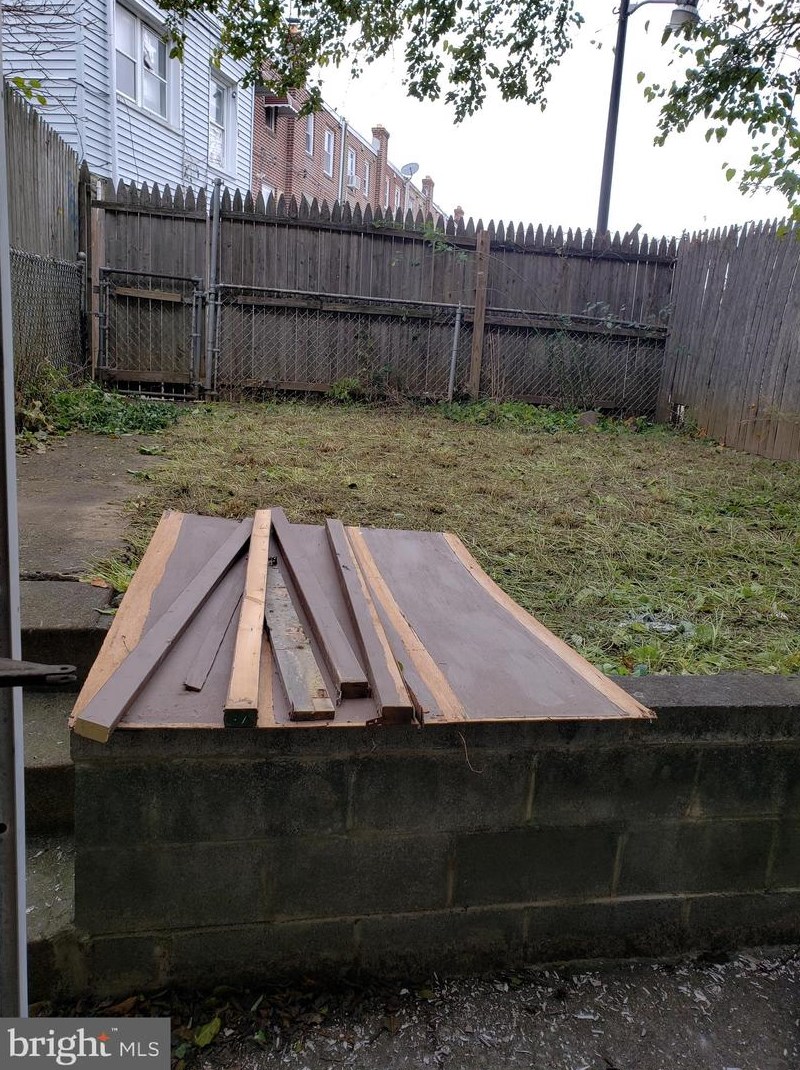 609 Courtland St, Philadelphia PA  19120-4647 exterior