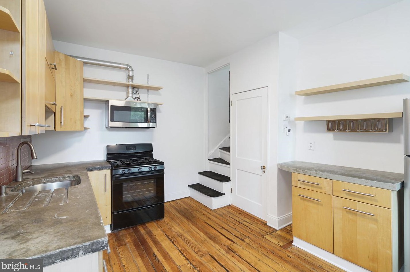 1521 Palethorp St, Philadelphia PA  19122-3814 exterior