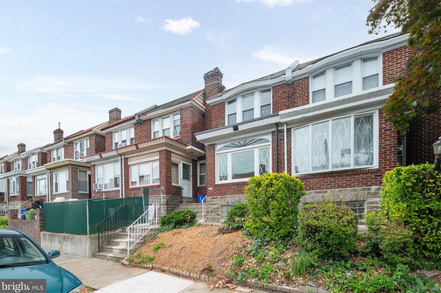 7444 Beverly Rd, Philadelphia PA  19138-1413 exterior