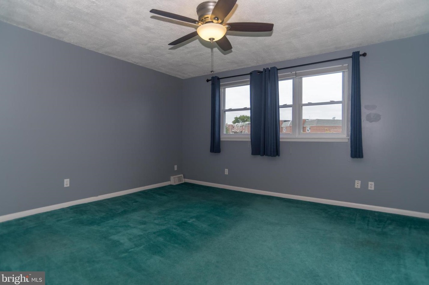 2852 Tolbut St, Philadelphia PA  19136-1021 exterior