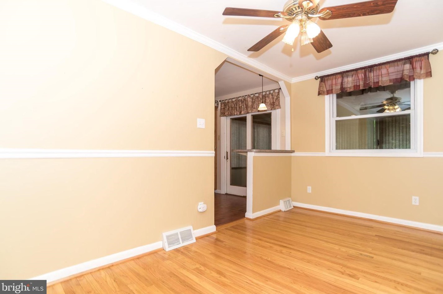 2852 Tolbut St, Philadelphia PA  19136-1021 exterior