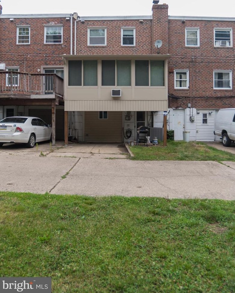 2852 Tolbut St, Philadelphia PA  19136-1021 exterior