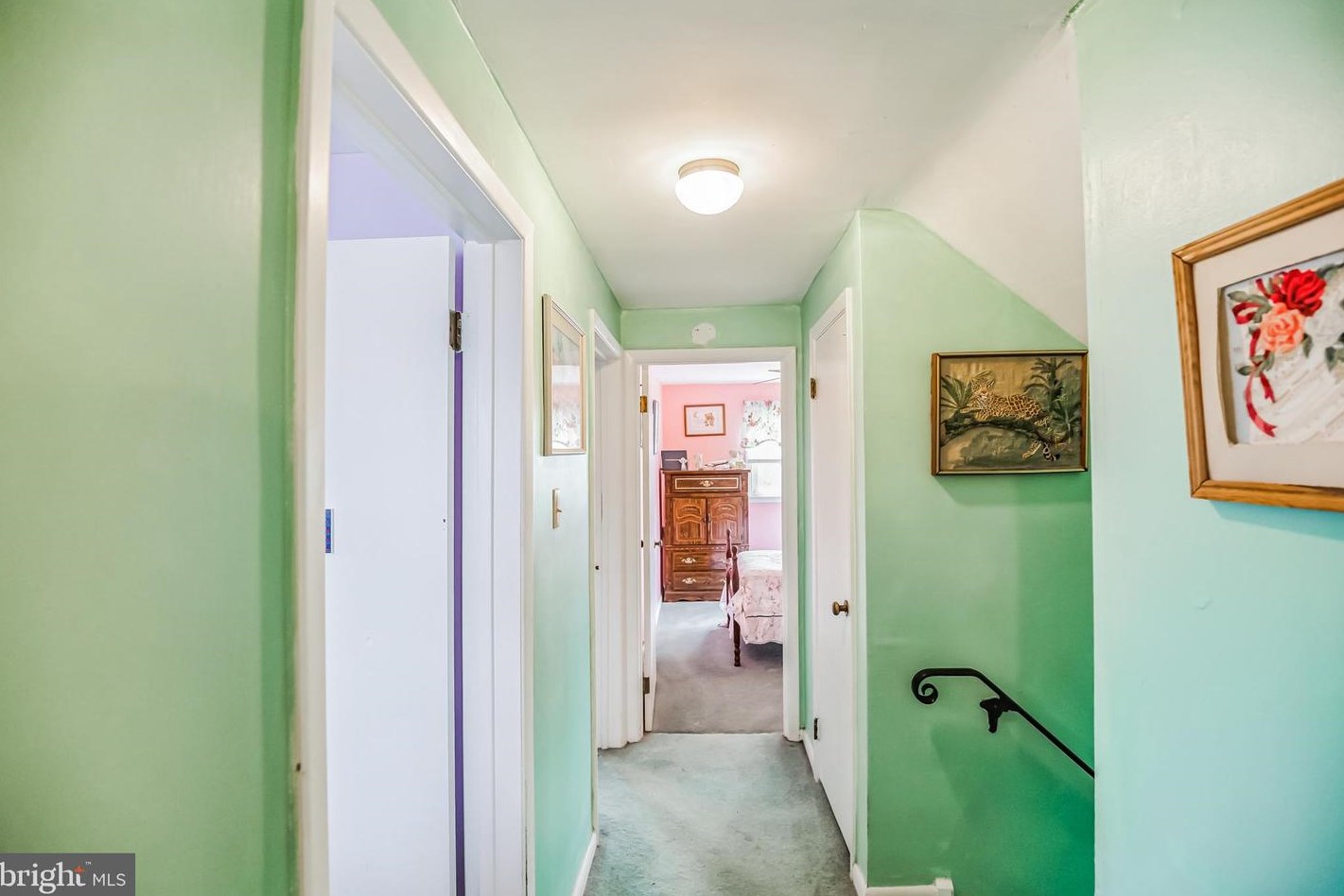 597 Paoli Ave, Philadelphia PA 19128-4328 exterior