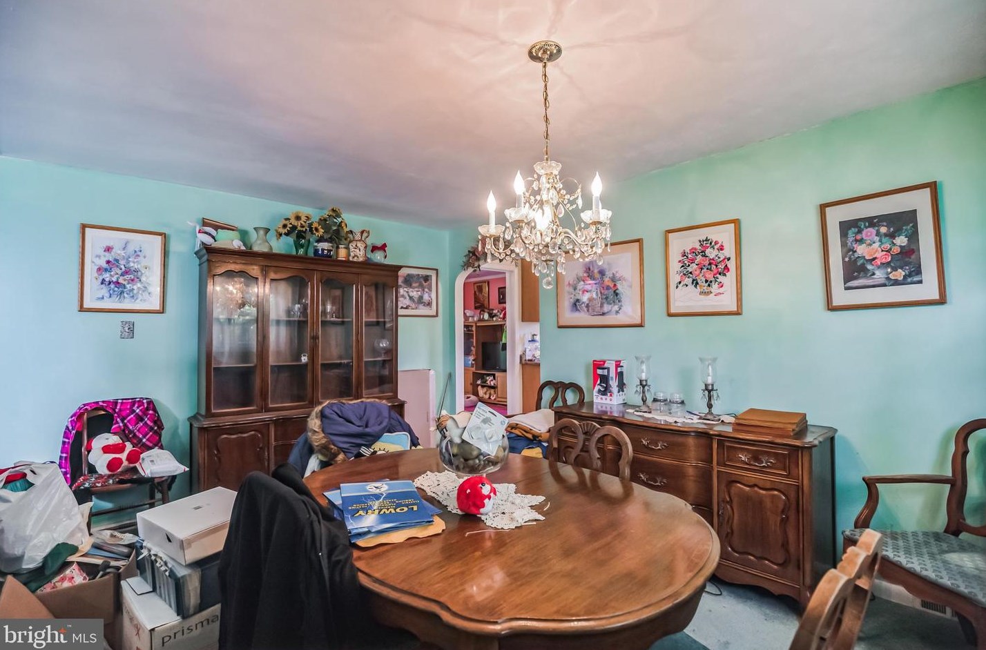 597 Paoli Ave, Philadelphia PA 19128-4328 exterior