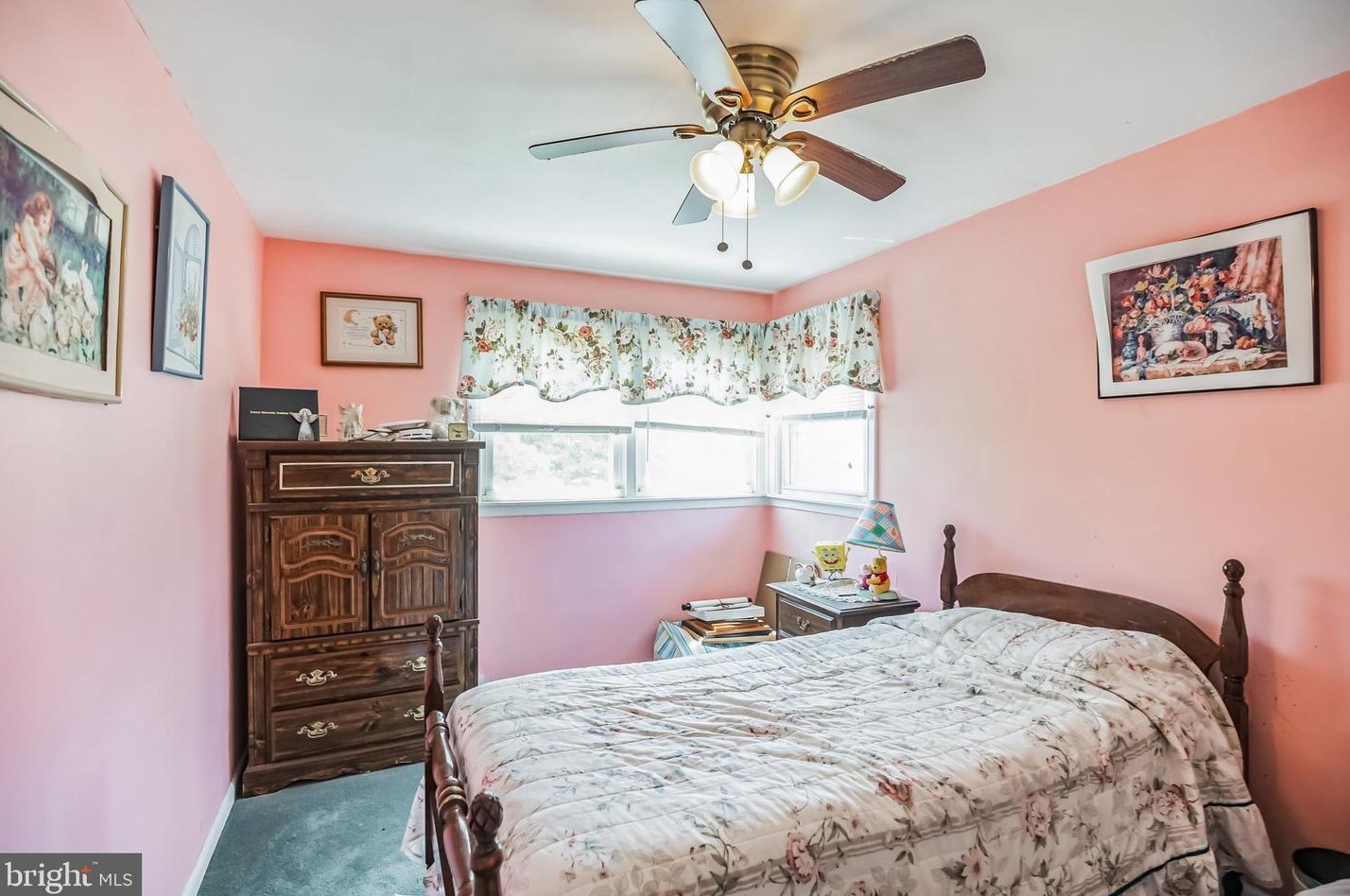 597 Paoli Ave, Philadelphia PA 19128-4328 exterior