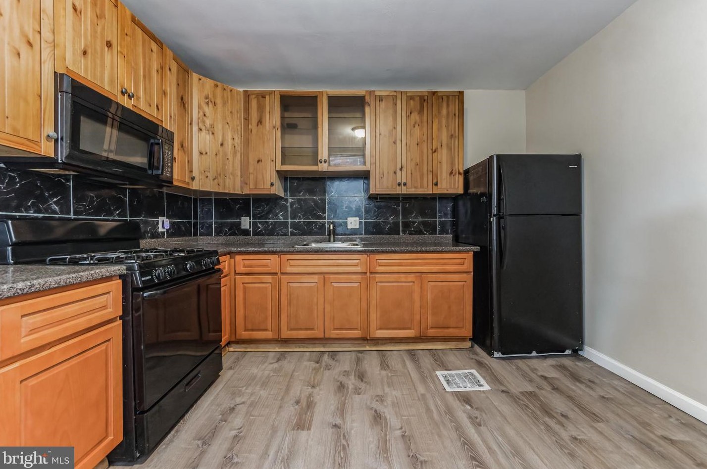 3311 Gratz St, Philadelphia PA  19140-4924 exterior