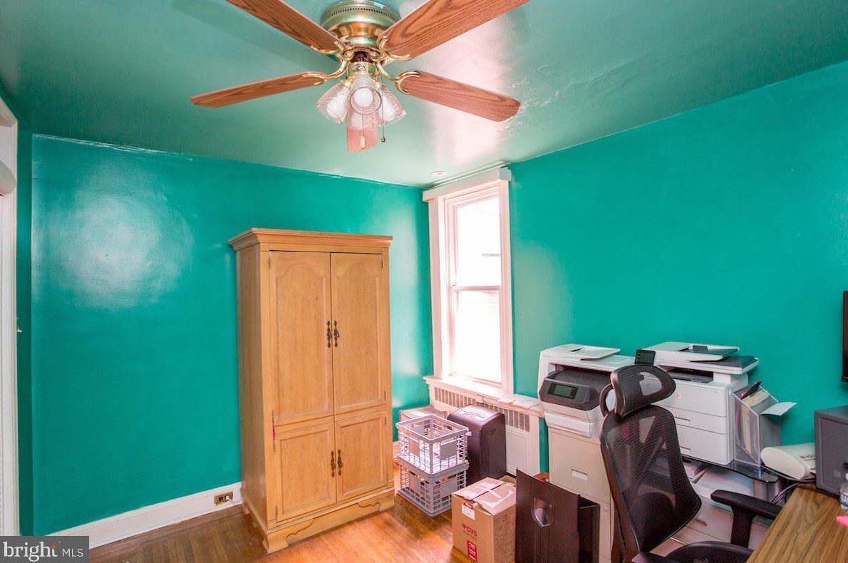 7525 Walnut Ln, Philadelphia PA 19144-2005 exterior