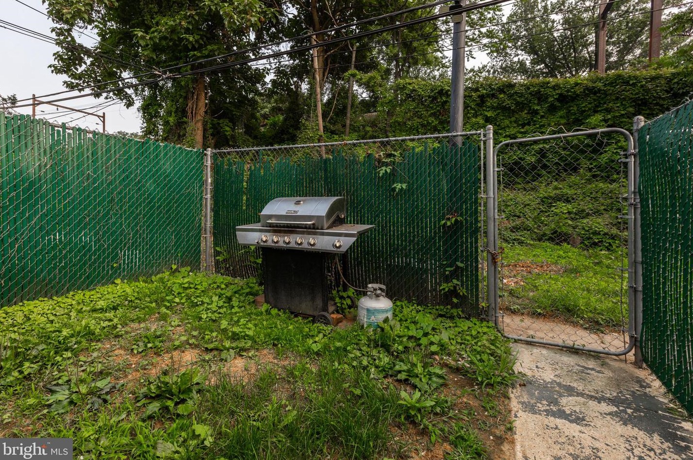 540 Somerville Ave, Philadelphia PA 19120-3209 exterior