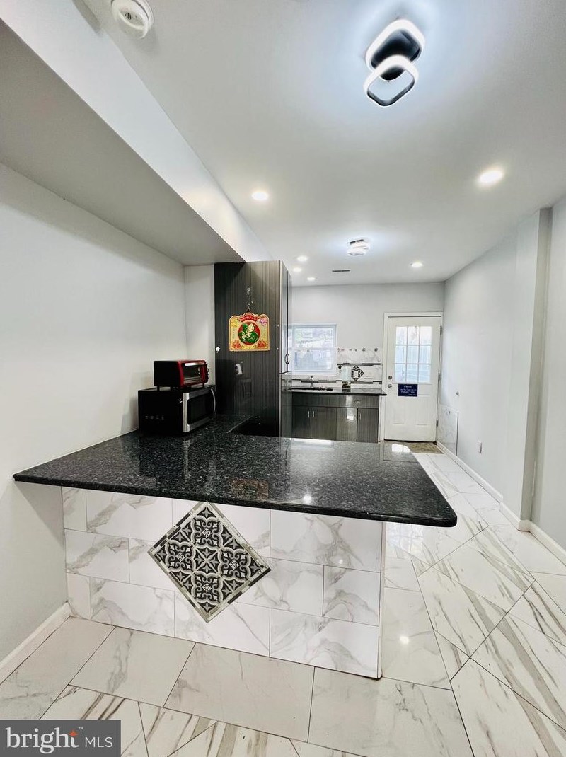 2619 7th St, Philadelphia PA 19148-4609 exterior