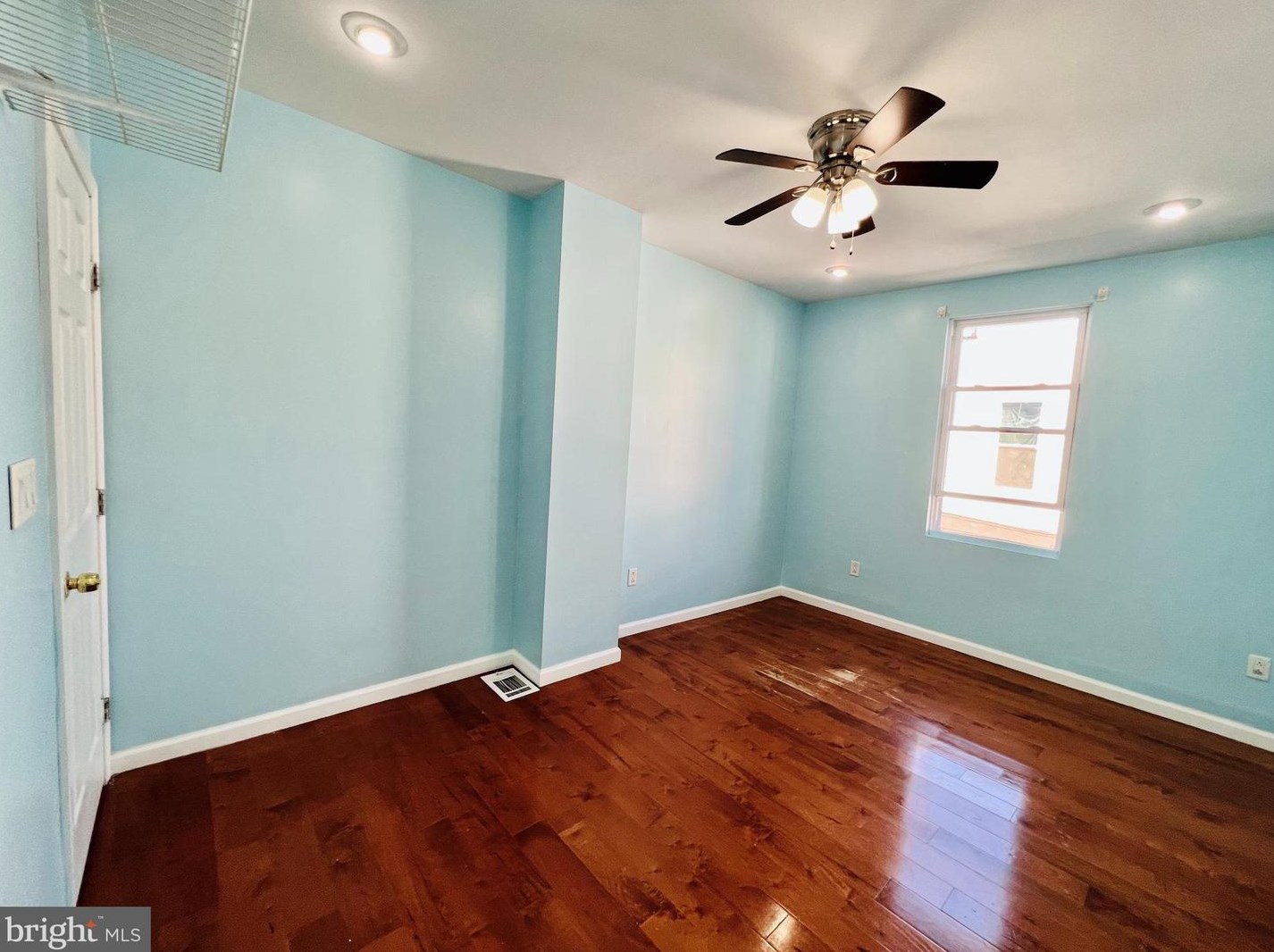 2619 7th St, Philadelphia PA 19148-4609 exterior