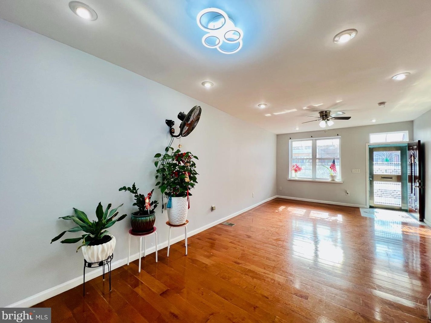 2619 7th St, Philadelphia PA 19148-4609 exterior