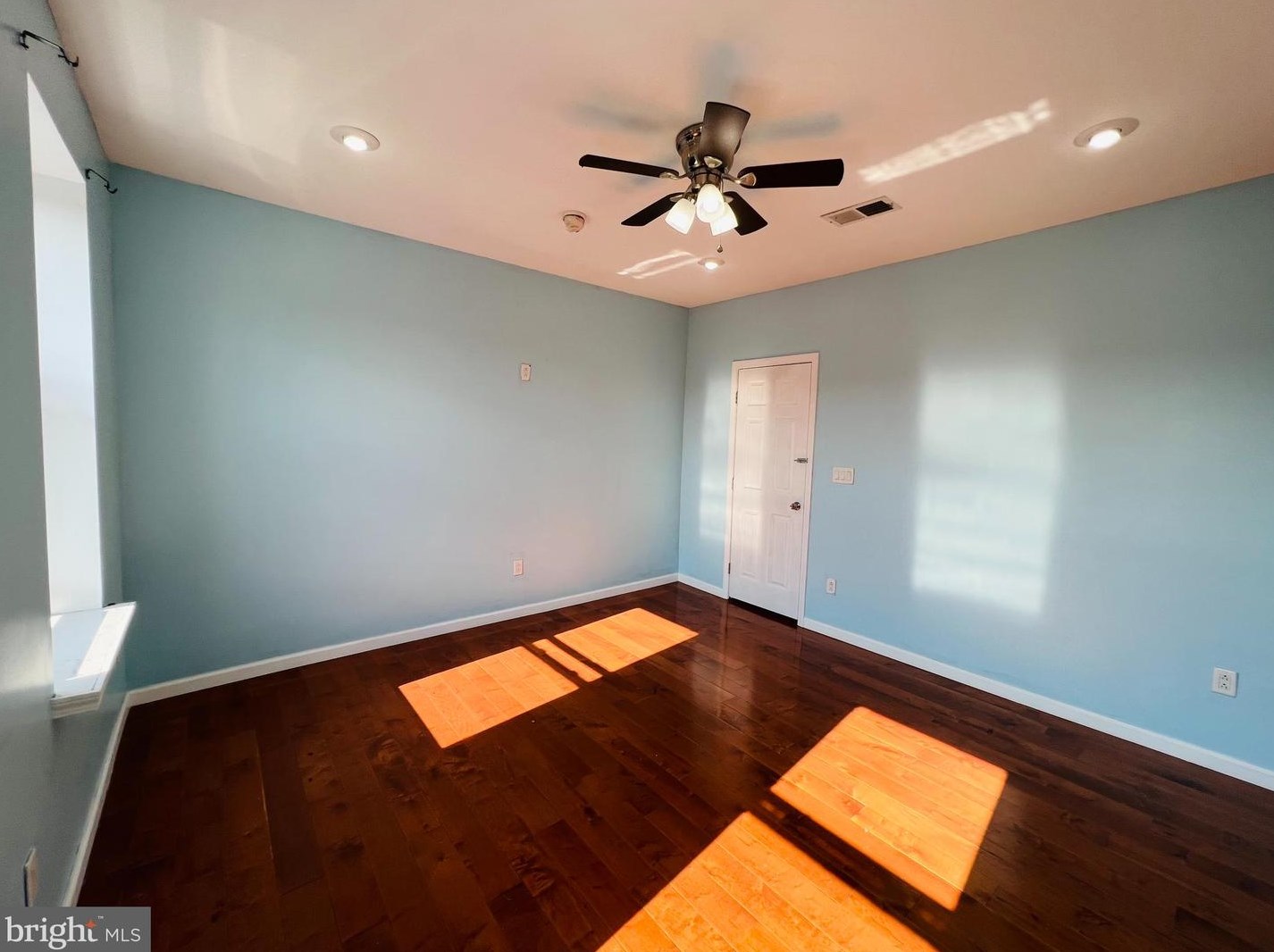 2619 7th St, Philadelphia PA 19148-4609 exterior