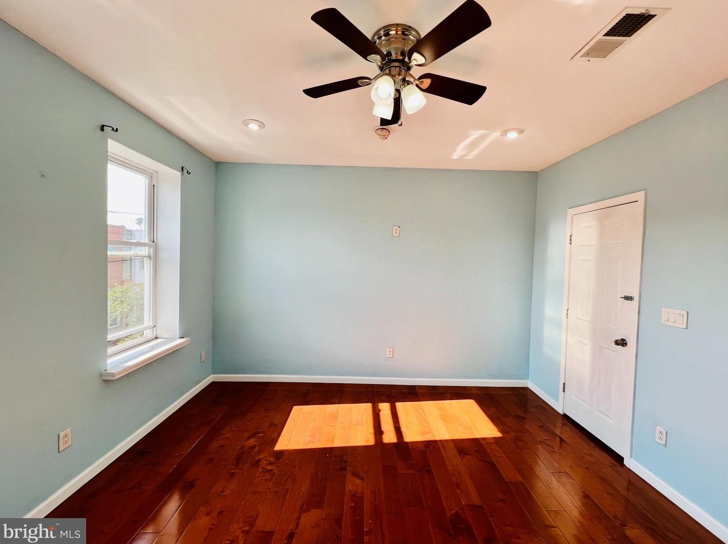 2619 7th St, Philadelphia PA 19148-4609 exterior