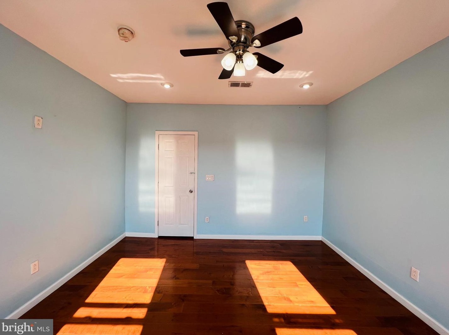 2619 7th St, Philadelphia PA 19148-4609 exterior