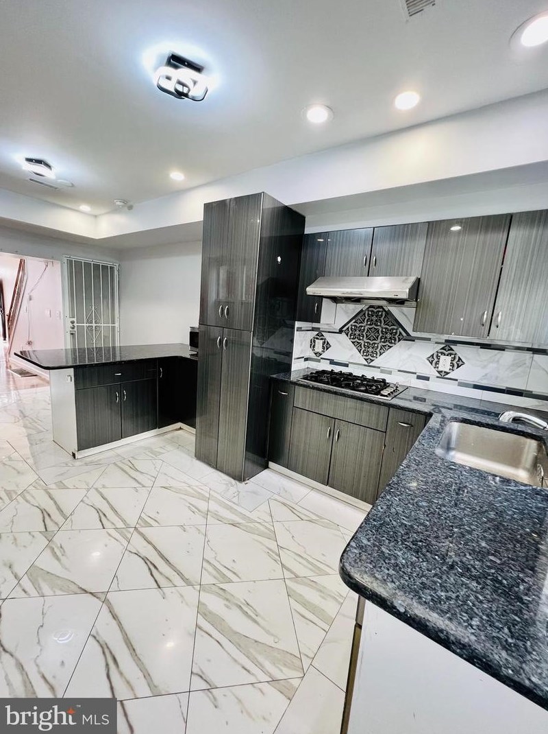 2619 7th St, Philadelphia PA 19148-4609 exterior