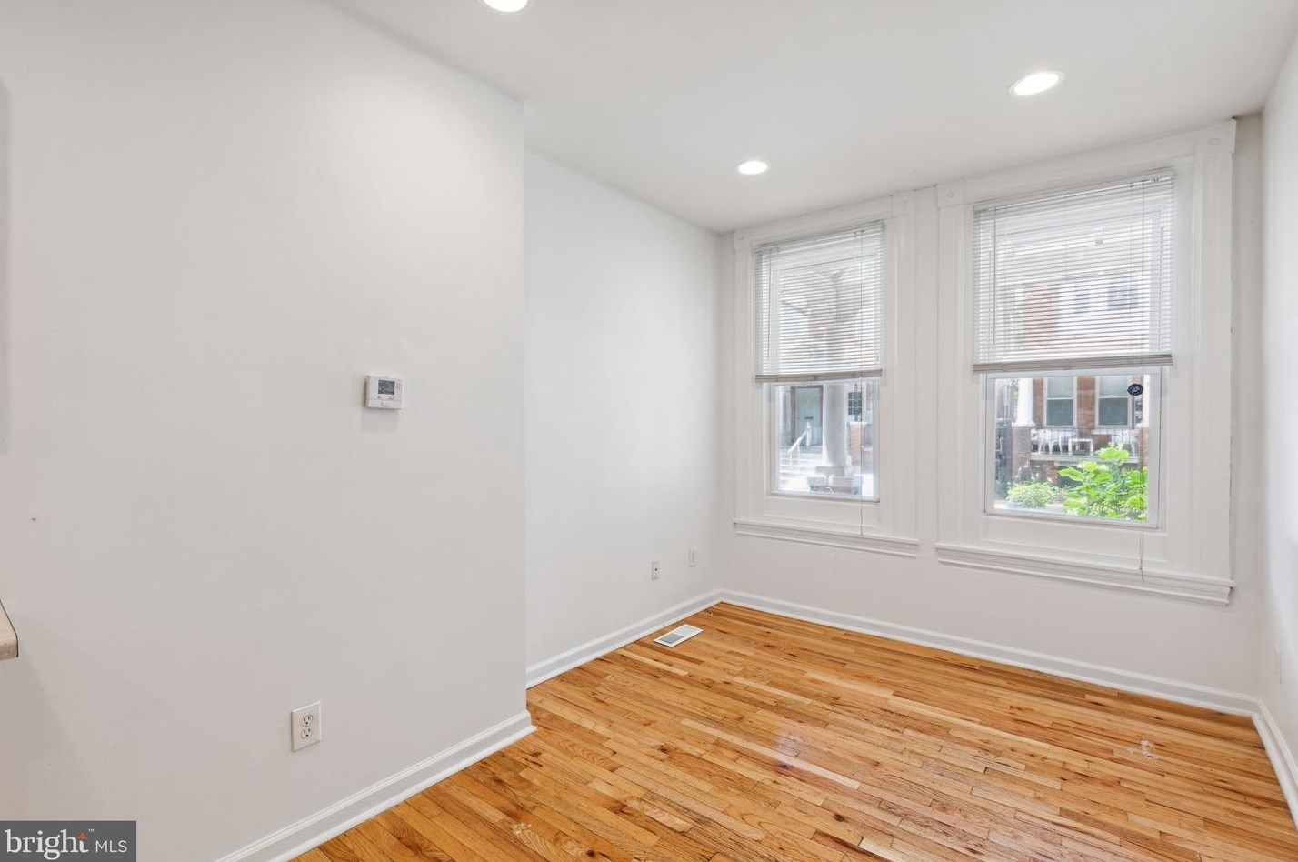 215 Buckingham Pl, Philadelphia PA 19104-2920 exterior