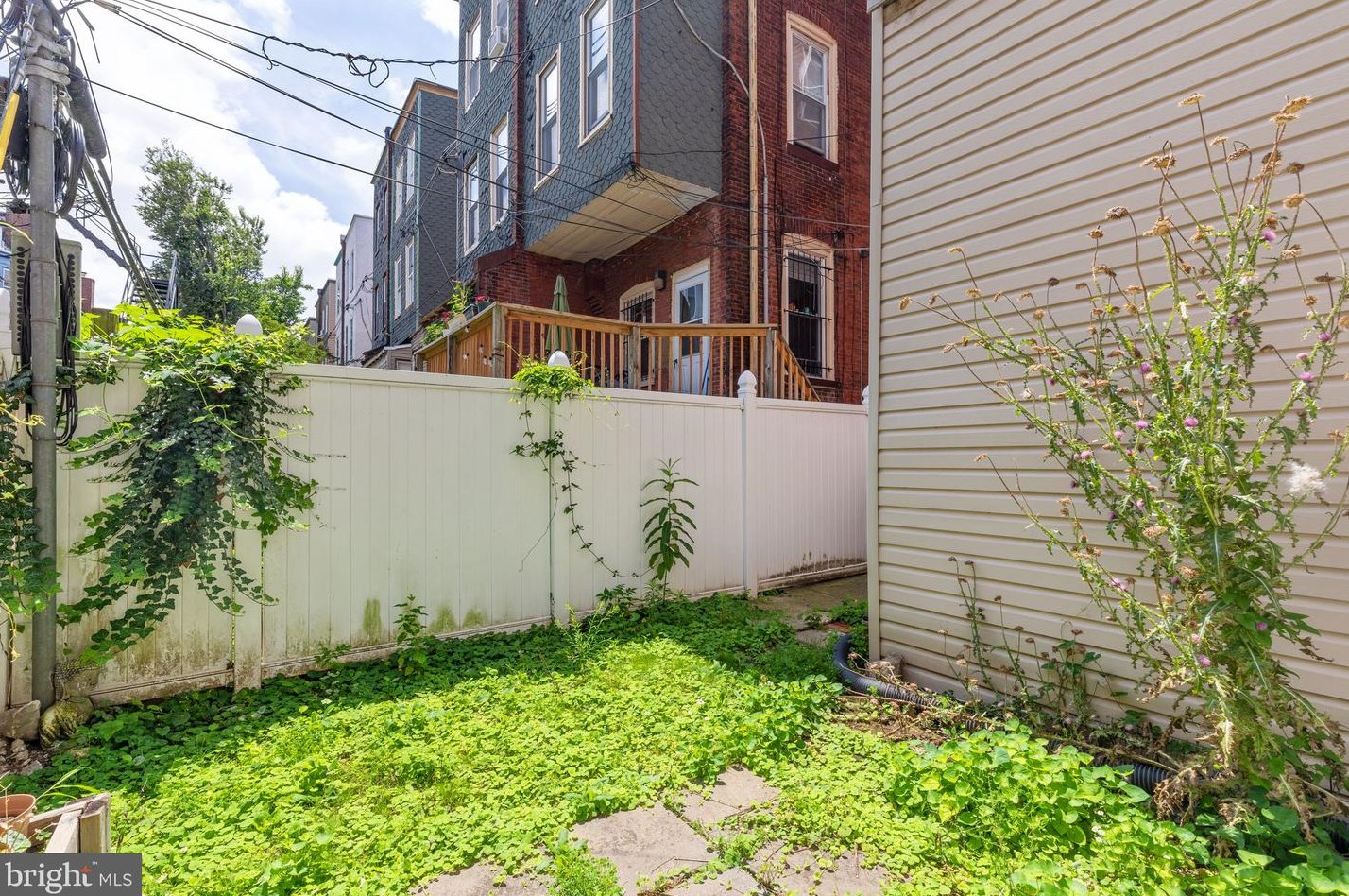 215 Buckingham Pl, Philadelphia PA 19104-2920 exterior