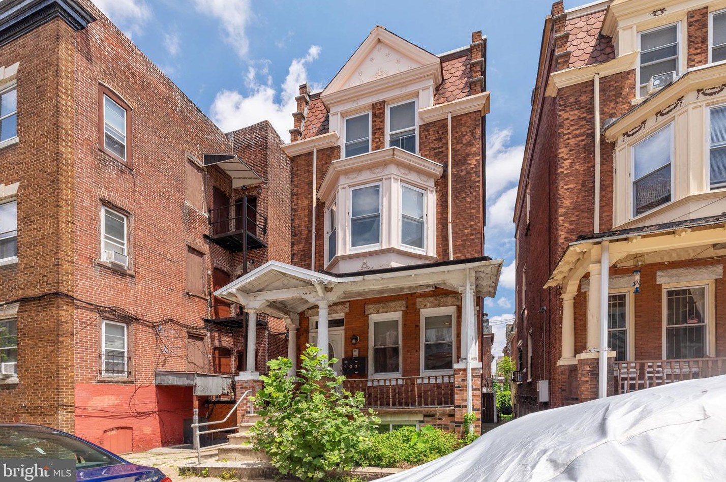 215 Buckingham Pl, Philadelphia PA 19104-2920 exterior