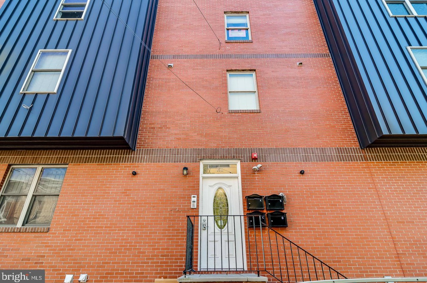 1511 Susquehanna Ave, Philadelphia PA 19132-4466 exterior