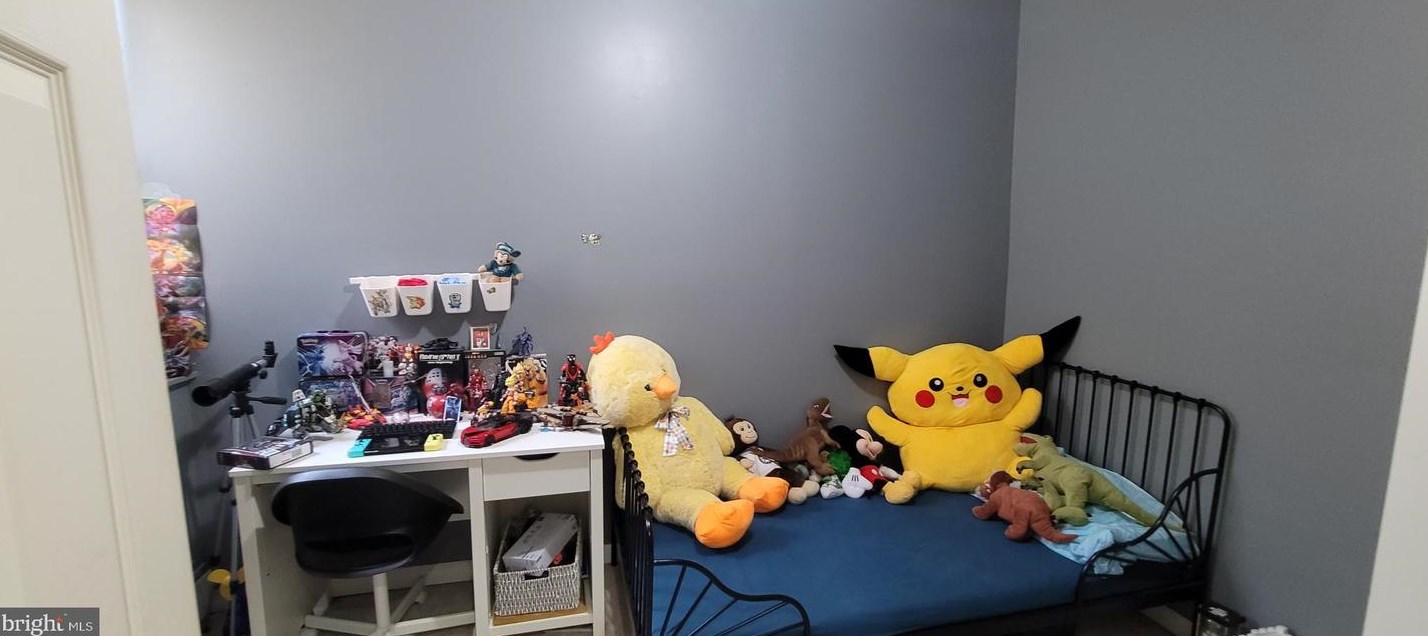 2551 Warnock St, Philadelphia PA  19133-1639 exterior