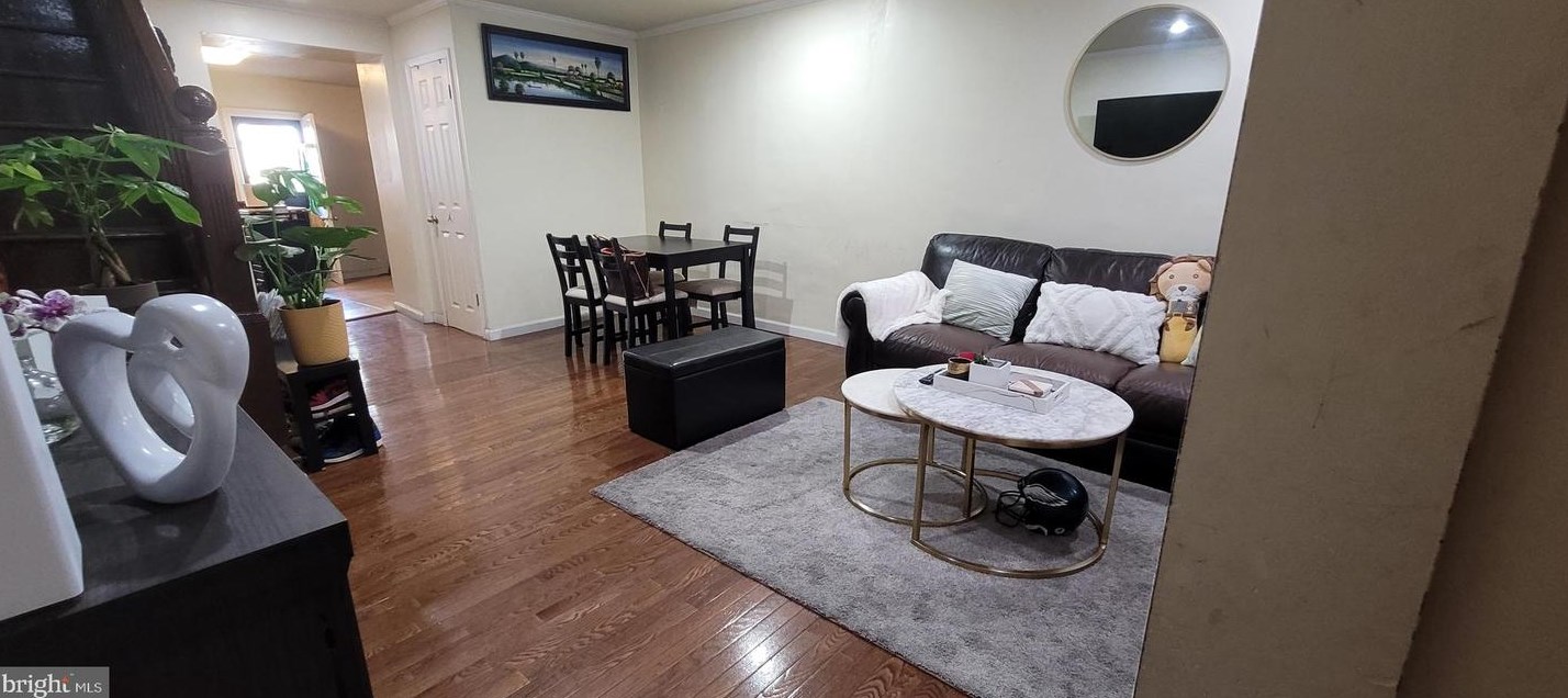 2551 Warnock St, Philadelphia PA  19133-1639 exterior