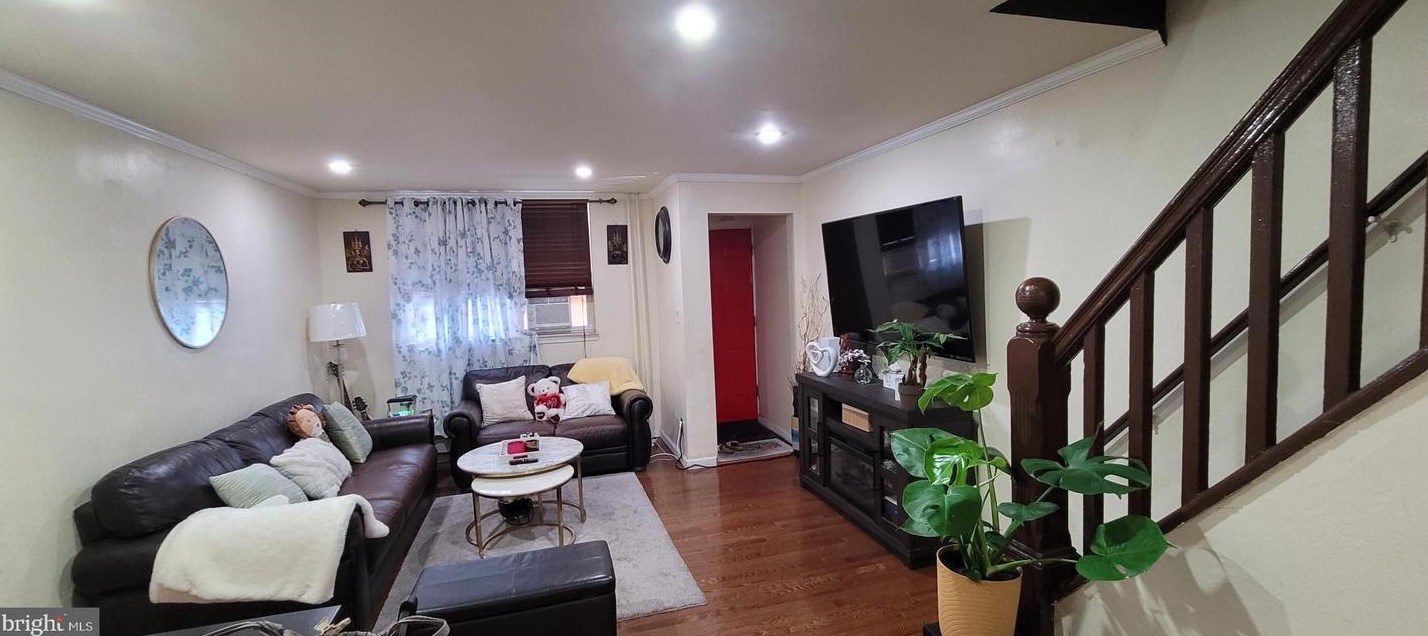 2551 Warnock St, Philadelphia PA  19133-1639 exterior