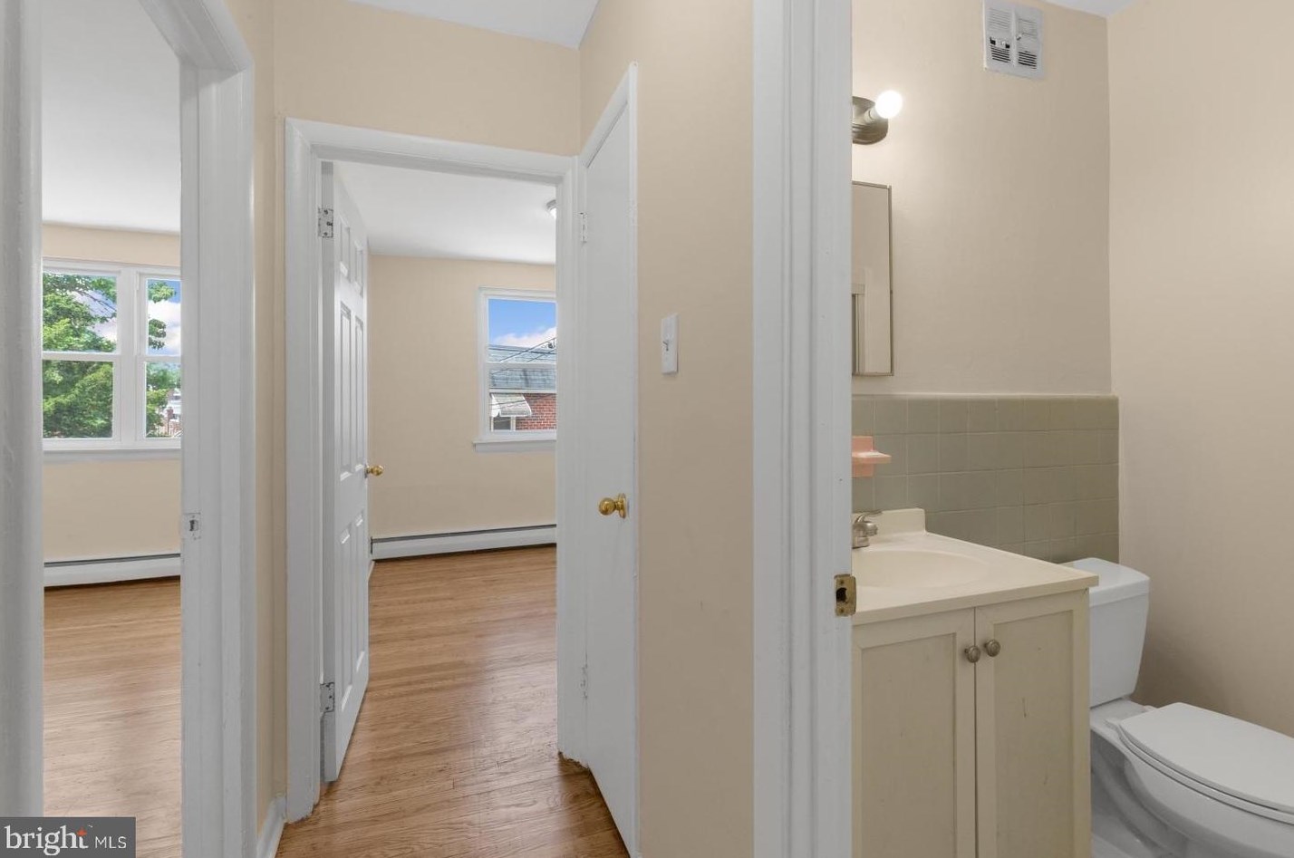 5990 Henry Ave #2, Philadelphia, PA 19128