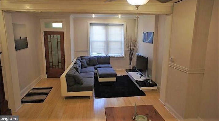 128 Jamestown St, Philadelphia PA  19127-1614 exterior